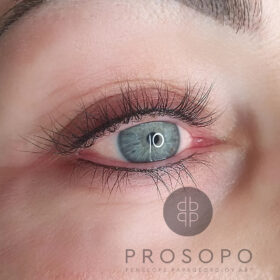 ημιμόνιμο eyeliner επαγγελματική εφαρμογή