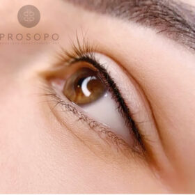 ημιμόνιμο eyeliner φυσικό αποτέλεσμα